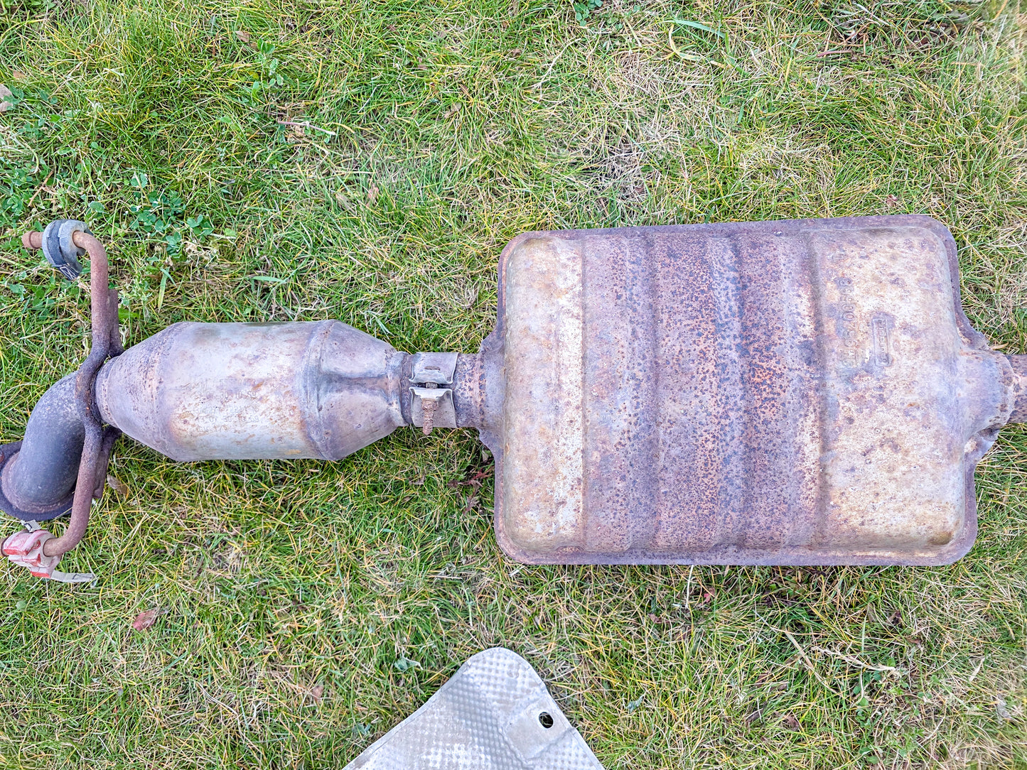 2013-2017 Buick Encore Rear Exhaust Muffler And Exhaust System Pipe Rear Muffler Resonator Oem 95200568, 55570453