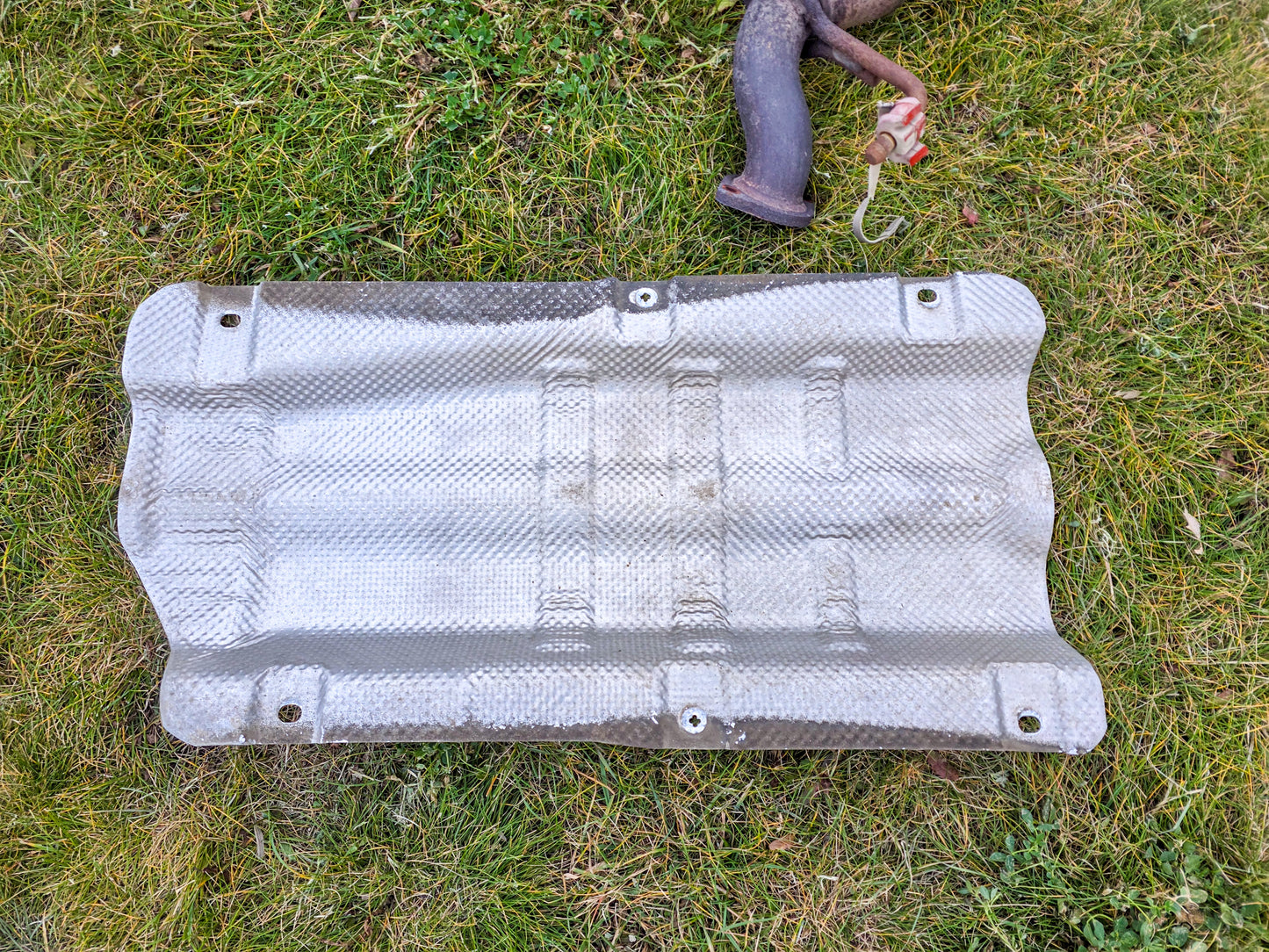 2013-2017 Buick Encore Rear Exhaust Muffler And Exhaust System Pipe Rear Muffler Resonator Oem 95200568, 55570453