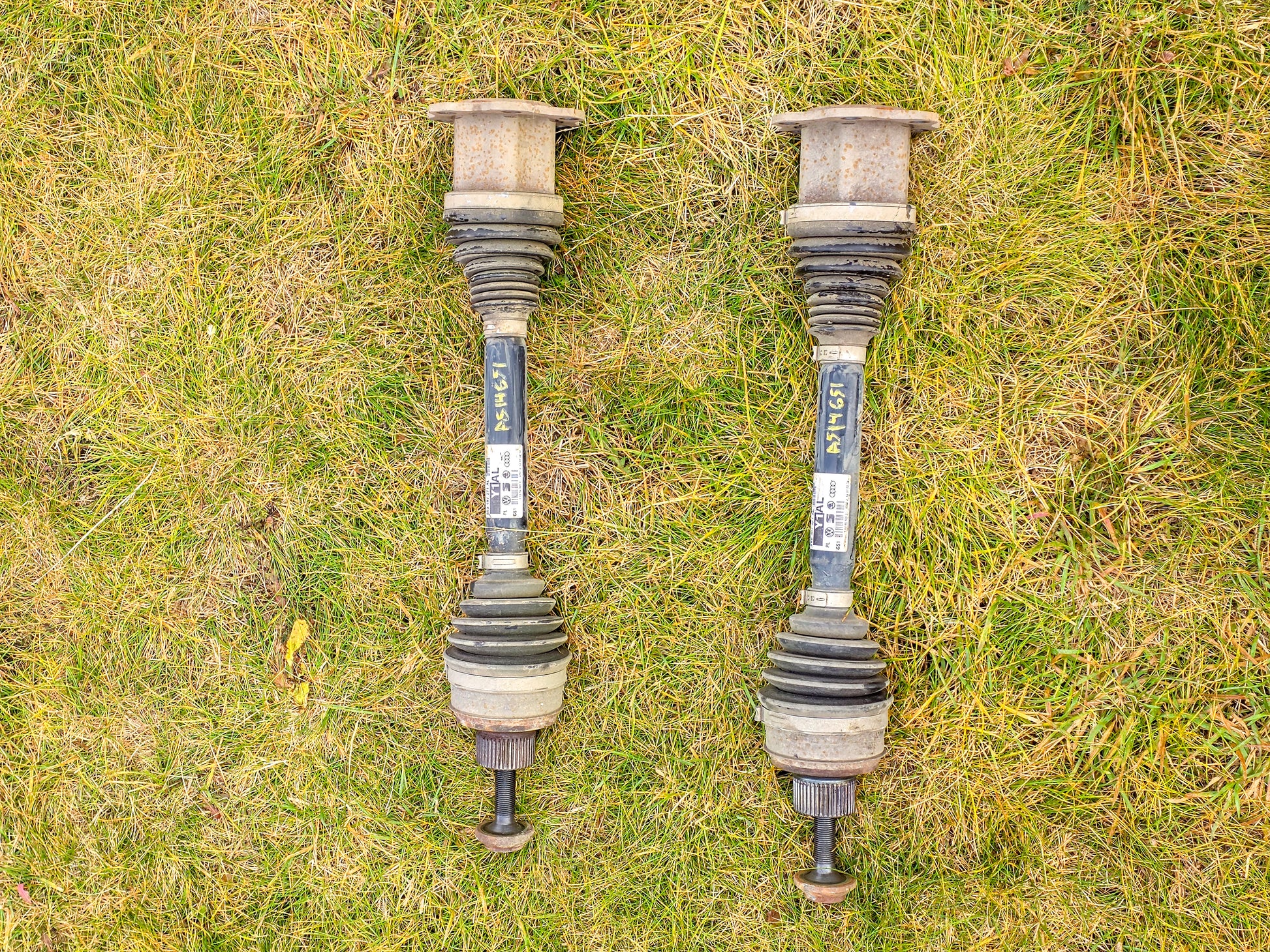 2011-2017 Audi A5 2.0 Progressiv Front Drive Shaft Driveshaft Set Left Right Vl + VR, Axle Assembly OEM  8K02407271AL