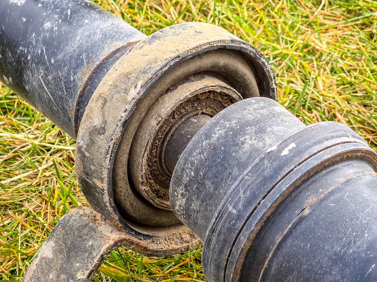 2011-2014 Audi A5 Rear Propeller Shaft Driveshaft 8T0521101Q