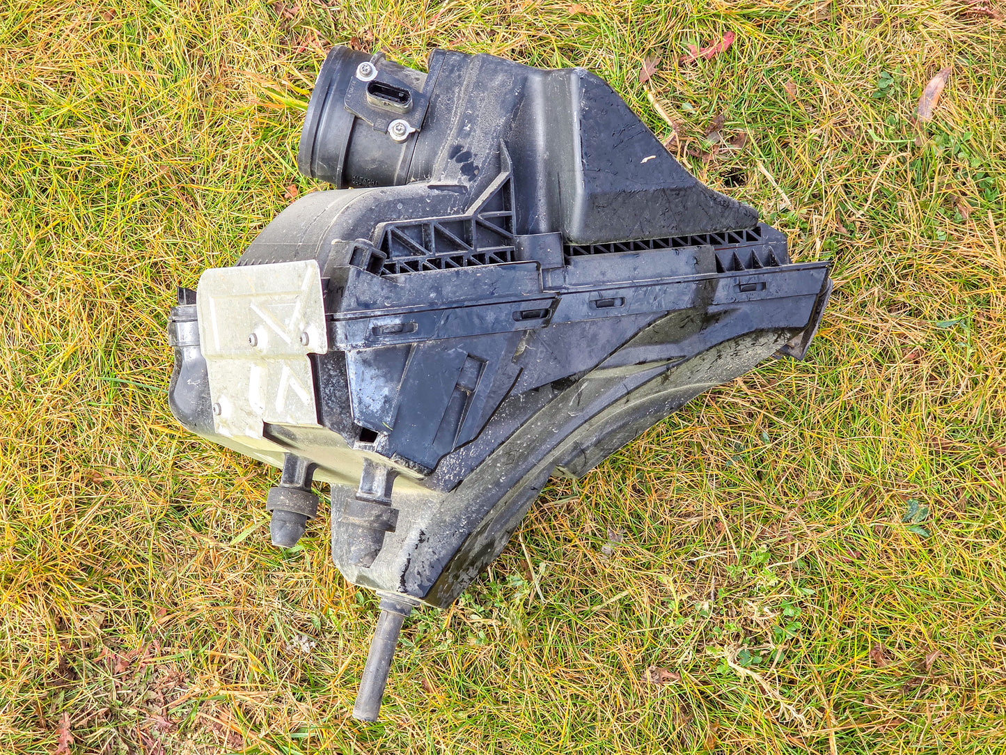 2009-2016 Audi A5 Engine Air Filter Box Housing Upper & Lower OEM A514661