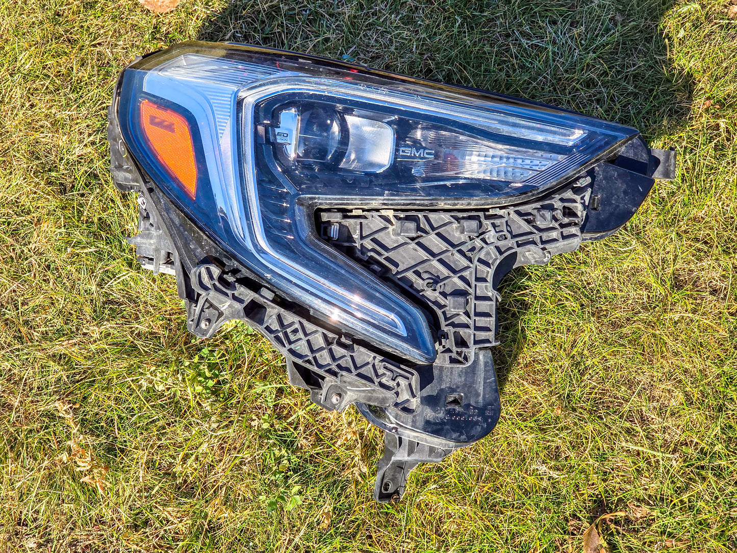 2018-2021 GMC Terrain Front Passenger Right Side Headlight Head Light Lamp Oem Denali 84815561