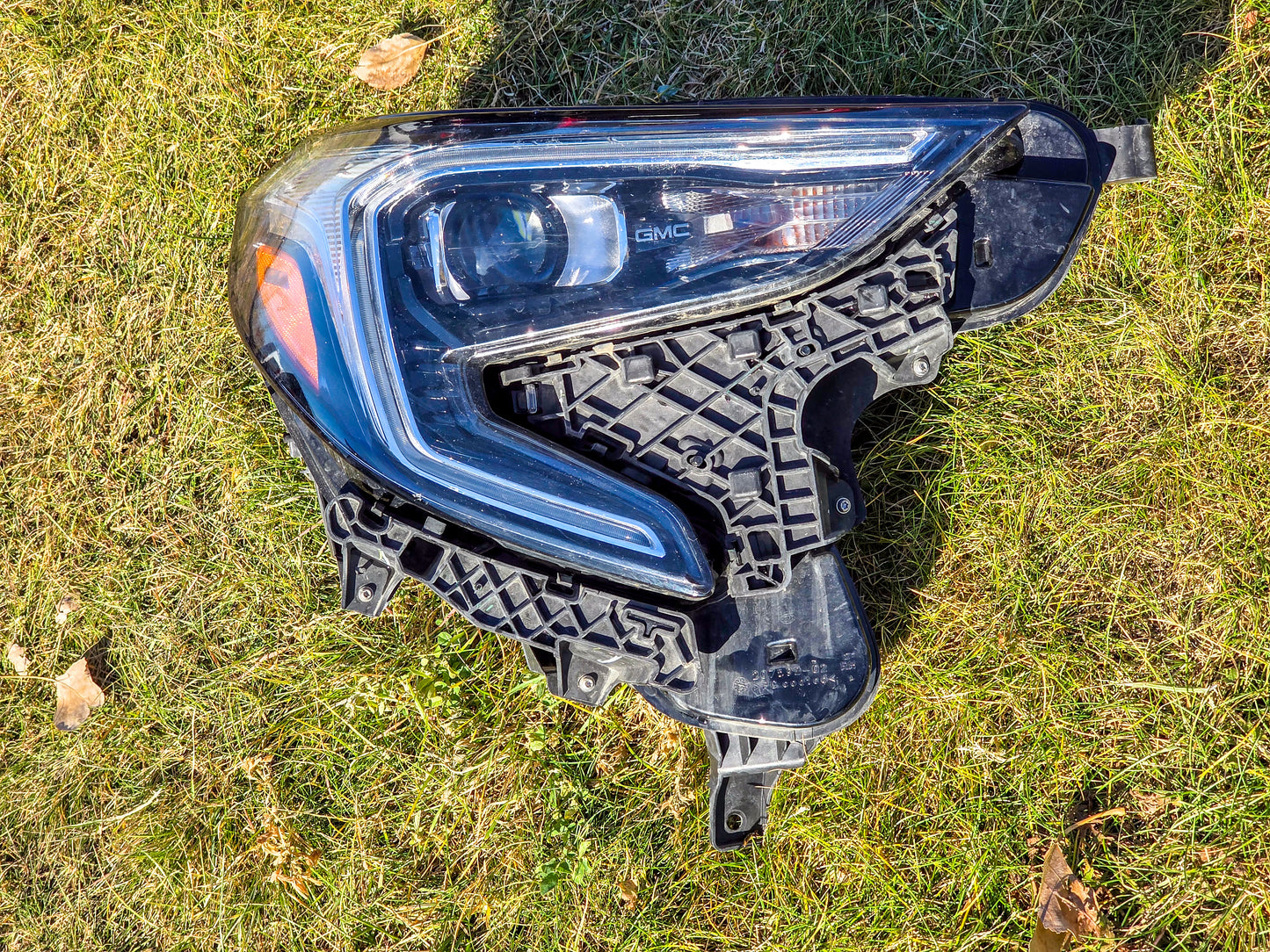 2018-2021 GMC Terrain Front Passenger Right Side Headlight Head Light Lamp Oem Denali 84815561