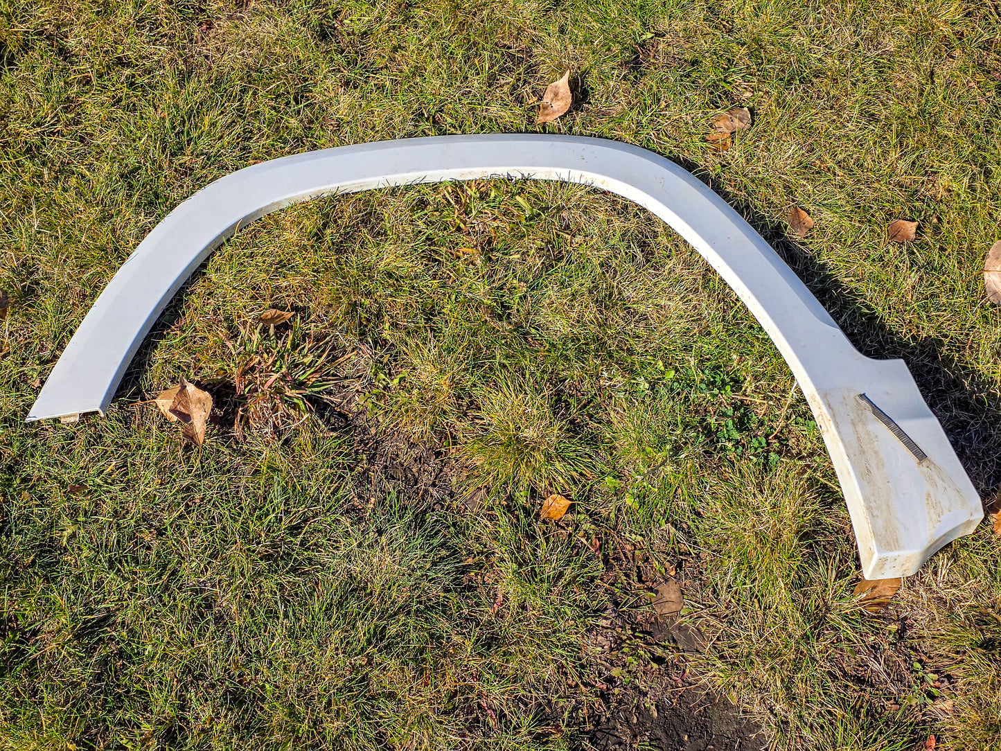 2018-2024 GMC Terrain Left Front Driver Side Fender Flare Trim Denali 84579557, GM1290256