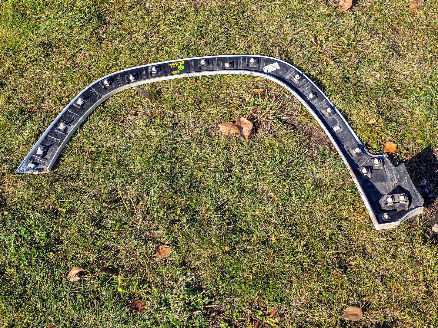 2018-2024 GMC Terrain Right Front Passenger Side Fender Flare Trim Denali 84579535, GM1291256