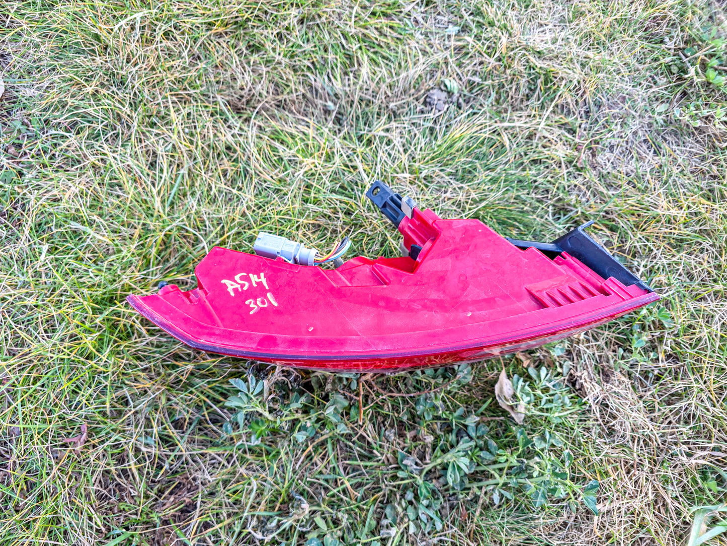 2012-2017 Audi A5 Passenger Side Right Rear Tail Light Lamp 8T0945096J