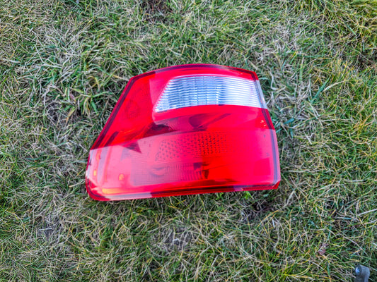 2011-2013 Jeep Grand Cherokee Tail Lamp Assembly Outer Right Passenger Side 55079420AD