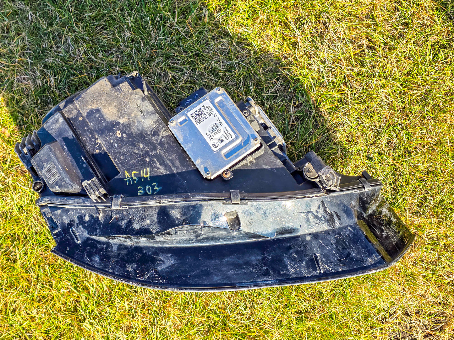 2013-2017 Audi A5  Left Driver Xenon Headlight Lamp Assembly 8T0941005E