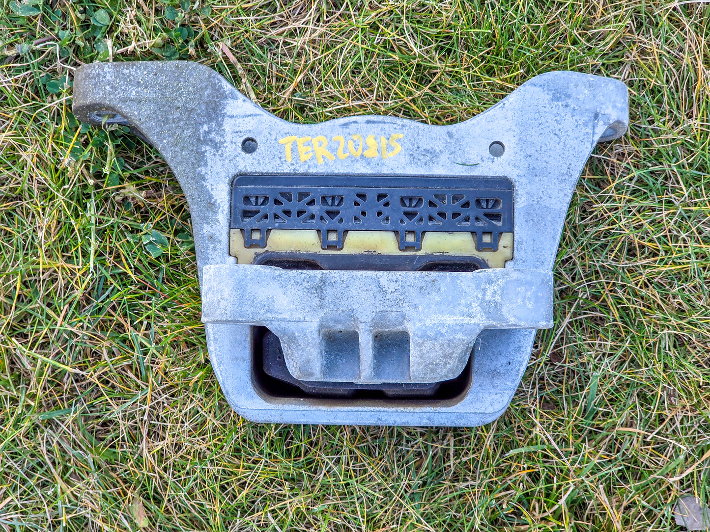 2020 GMC Terrain Engine Frame Mount OEM 84322225