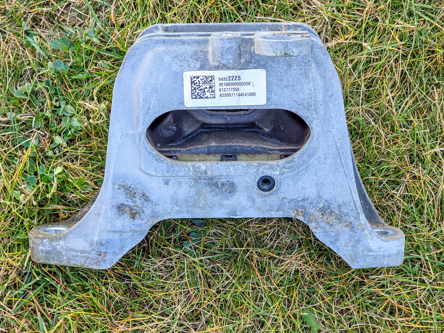 2020 GMC Terrain Engine Frame Mount OEM 84322225