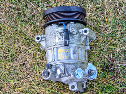 2018-2023 GMC Terrain Air Conditioning Ac Compressor & Clutch OEM 84635615
