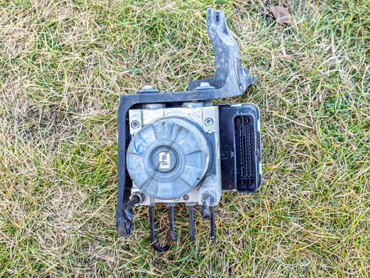 2020-2022 GMC Terrain ABS Brake Pump & Module 806052304 OEM