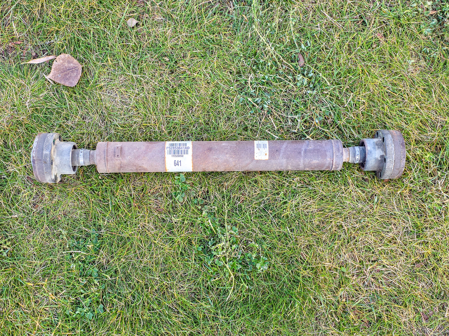 2011-2013 Jeep Grand Cherokee Front Driveshaft Prop Shaft 52853641AD