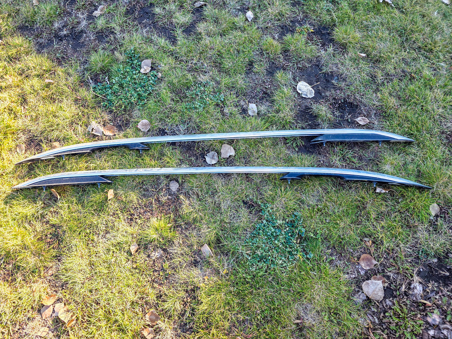 2019-2020 GMC Terrain Luggage Rack Assembly. Roof Left and Right Side Upper Luggage Rack Rails Carrier OEM 84799372, 84799371