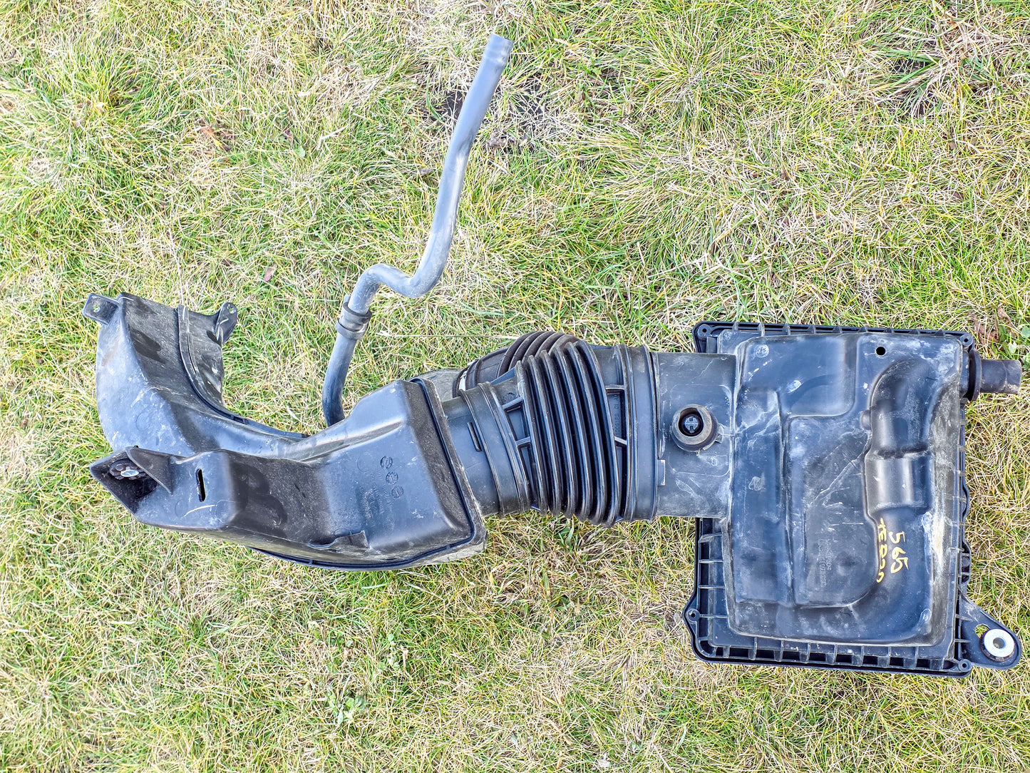 2020 GMC Terrain Air Filter Cleaner Box 84640372