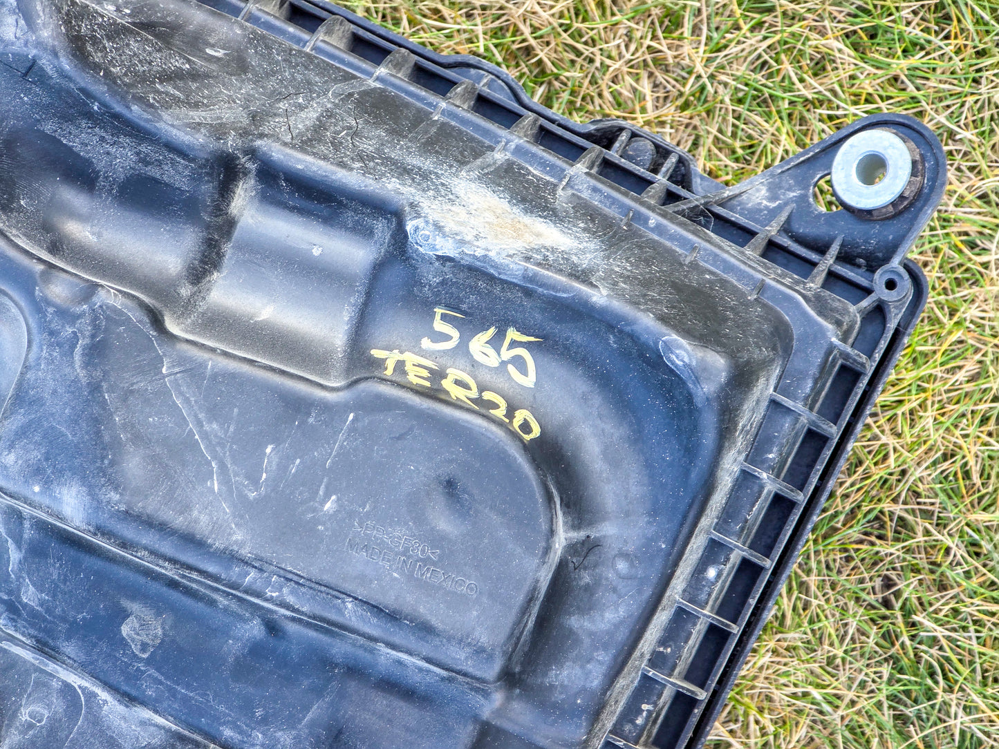 2020 GMC Terrain Air Filter Cleaner Box 84640372