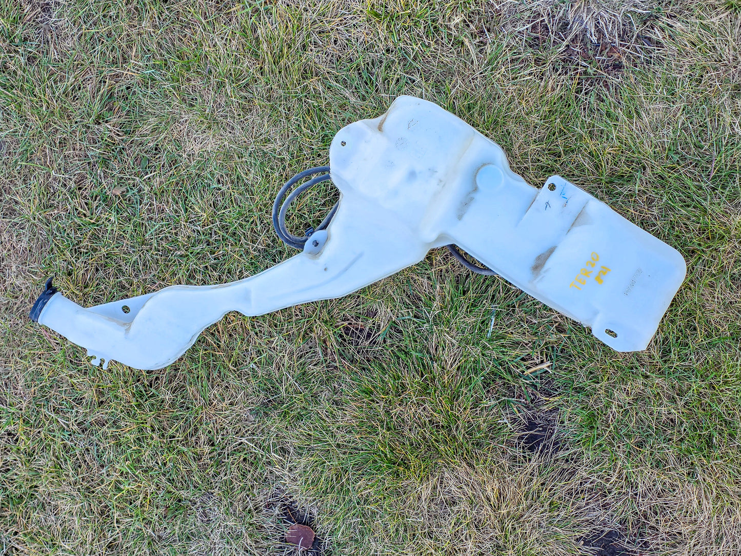 2018-2022 GMC Terrain Washer Fluid Reservoir. Washer reservoir. Water Res. 84768722