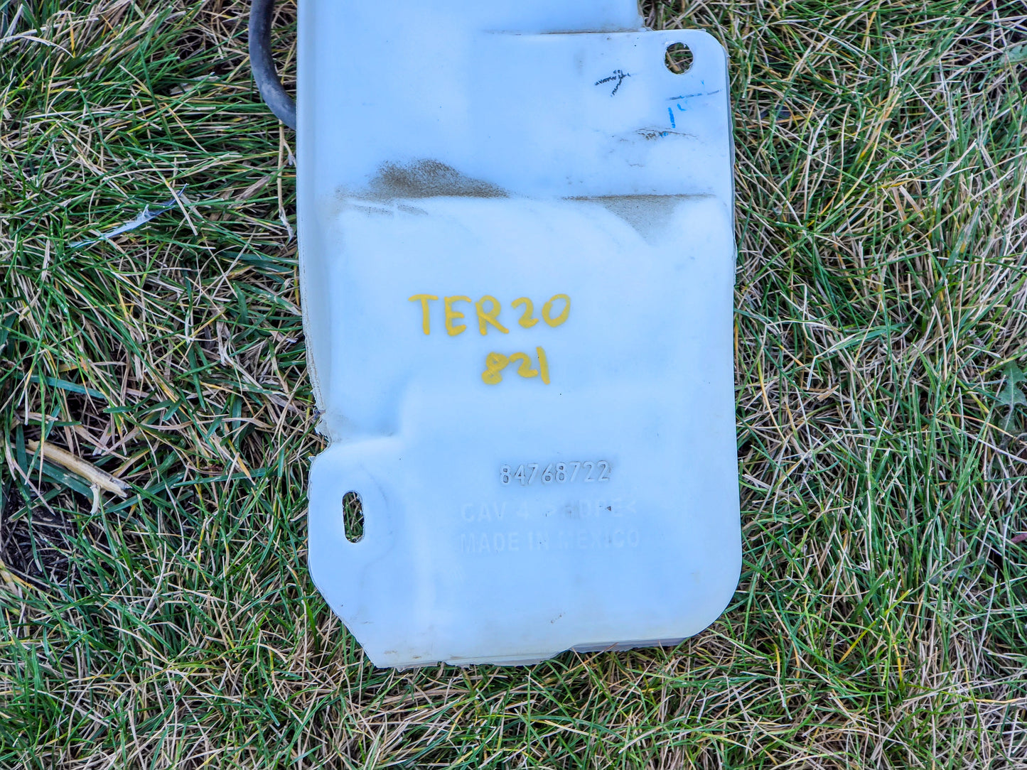 2018-2022 GMC Terrain Washer Fluid Reservoir. Washer reservoir. Water Res. 84768722