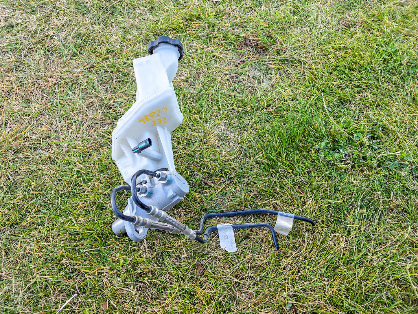 2018-2022 GMC Terrain Brake Master Cylinder and Reservoir Assembly 32670178