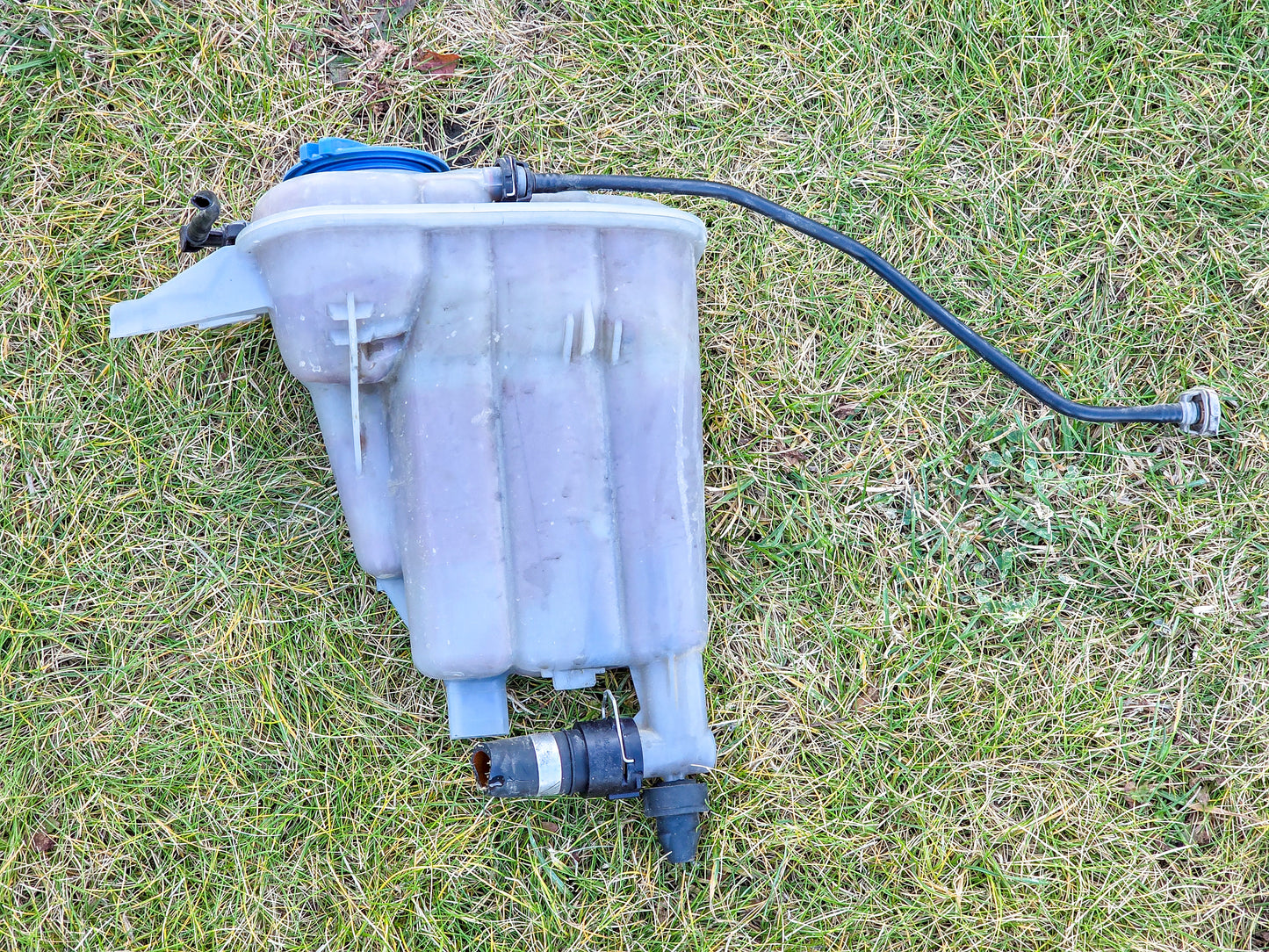 2010-2017 Audi A5 Coolant Expansion Tank 8K0121403Q