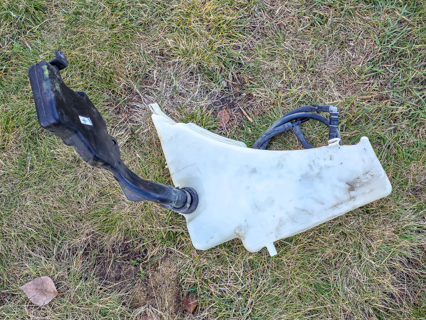 2008-2017 Audi A5 Washer Fluid Reservoir. Washer reservoir. Water Res 8T0955453C