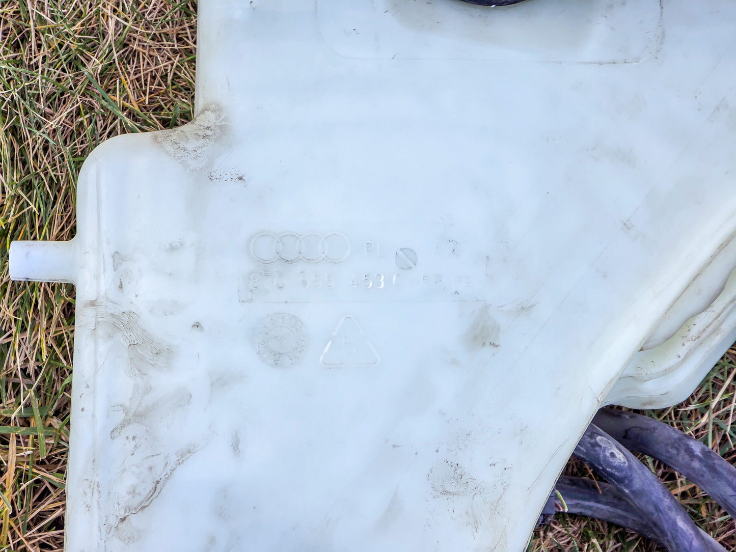 2008-2017 Audi A5 Washer Fluid Reservoir. Washer reservoir. Water Res 8T0955453C