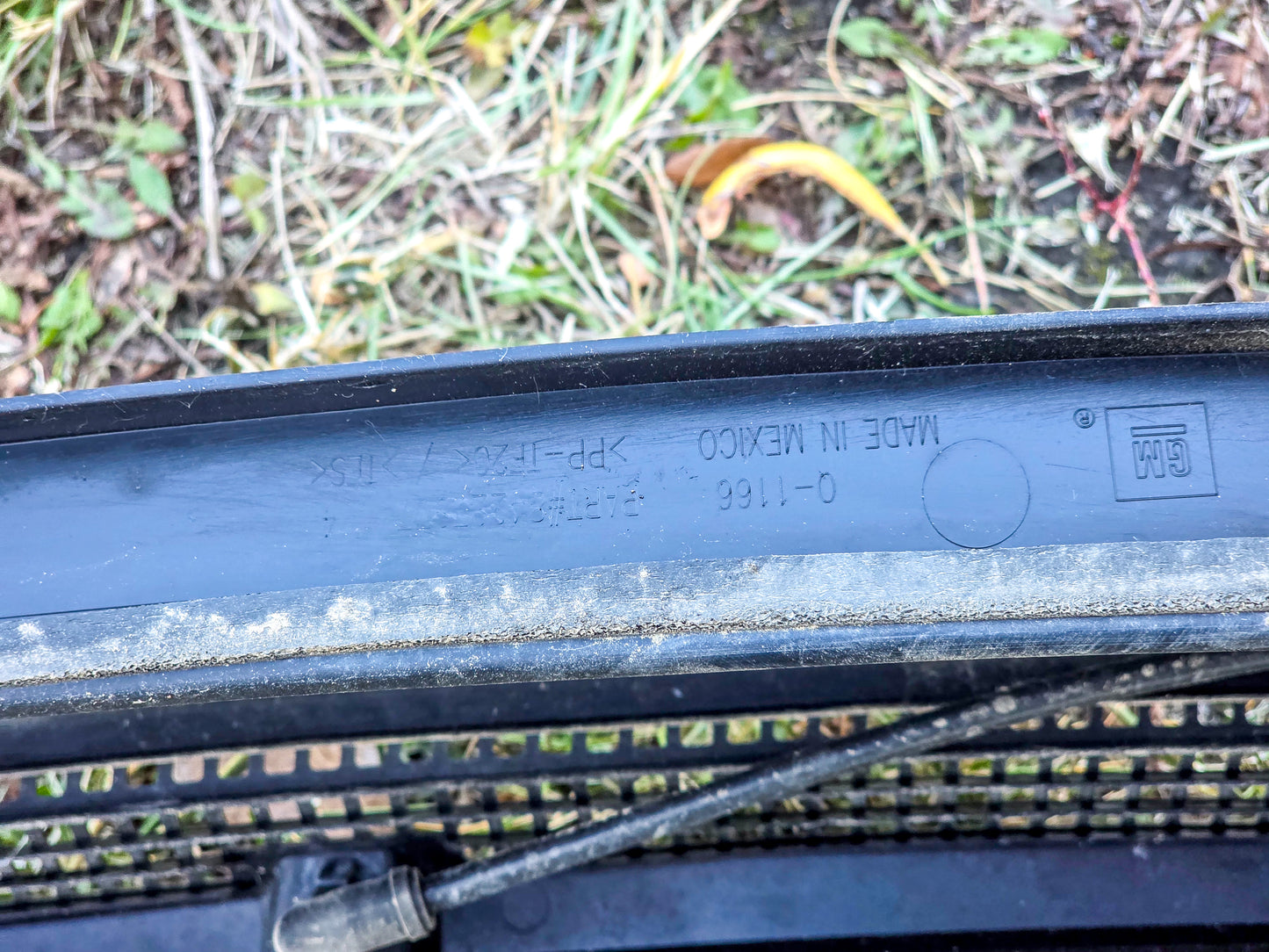 2018-2024 GMC Terrain Front Windshield Cowl Vent Panel Cover. Cowl Grille OEM 84288975