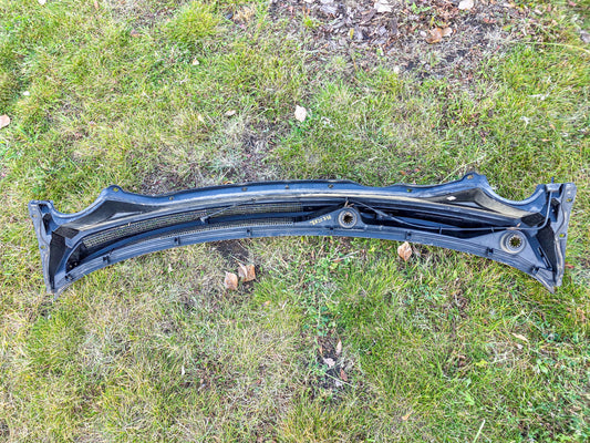 2018-2024 GMC Terrain Front Windshield Cowl Vent Panel Cover. Cowl Grille OEM 84288975