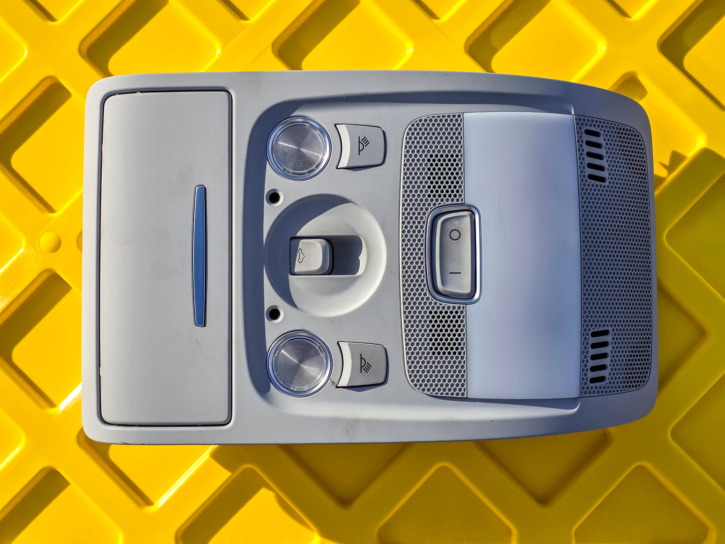 2011-2018 Audi A5 Overhead Console Roof Dome Light Lamp OEM 8T0947135BK