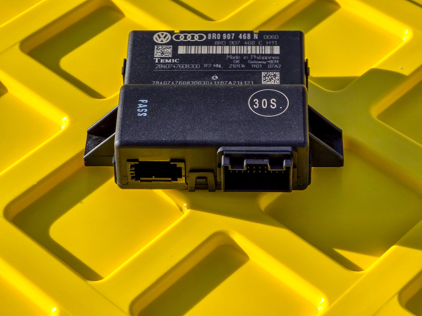 2008-2012 Audi A5 2.0 Progressiv Interface Control Module 8R0907468N OEM