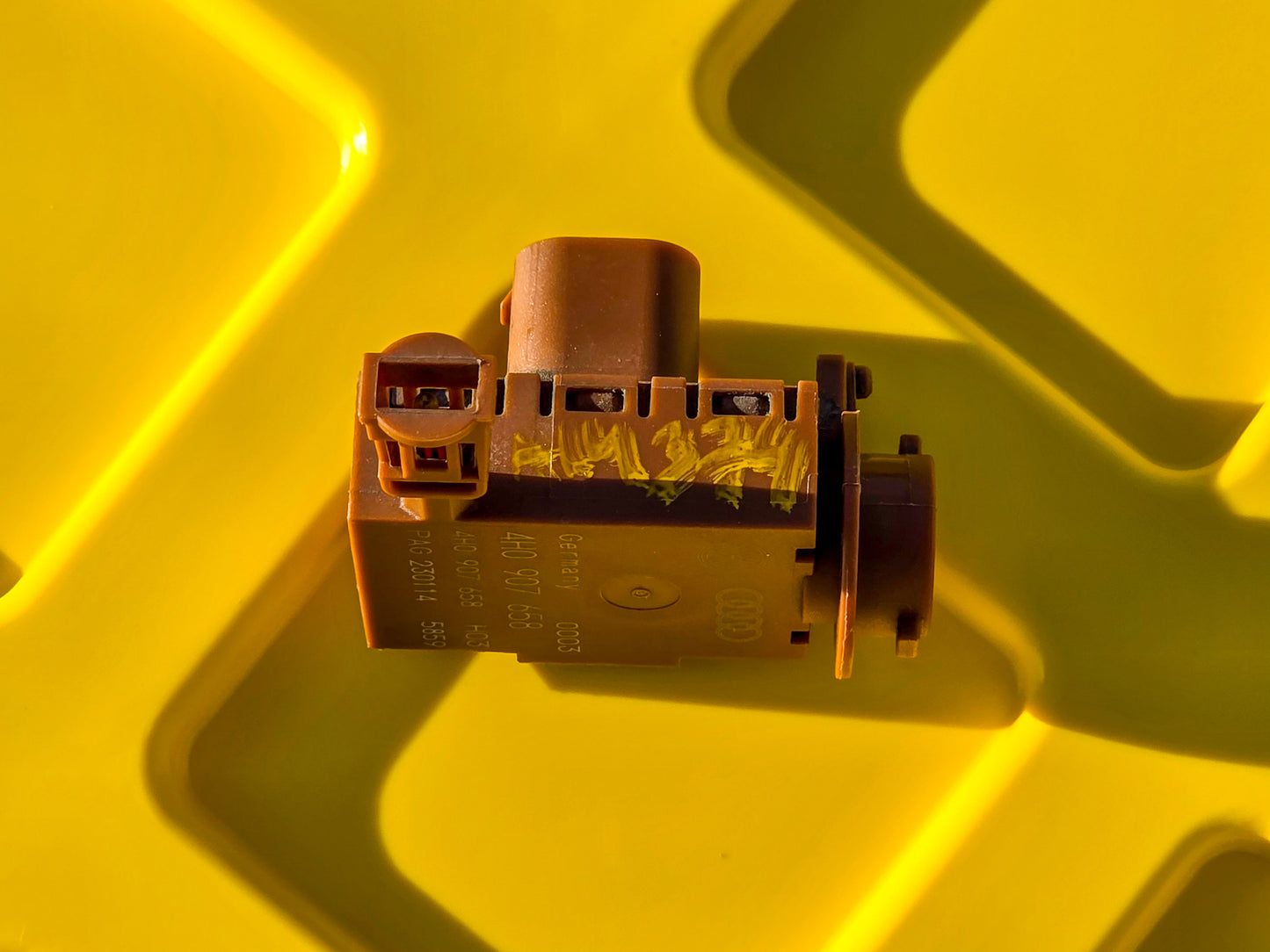 2009-2017 Audi A5  AIR Quality Sensor 4H0907658 OEM