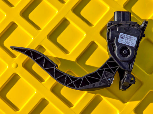 2011-2016 Audi A5 Gas Pedal Accesorator Module 8K1723523A OEM