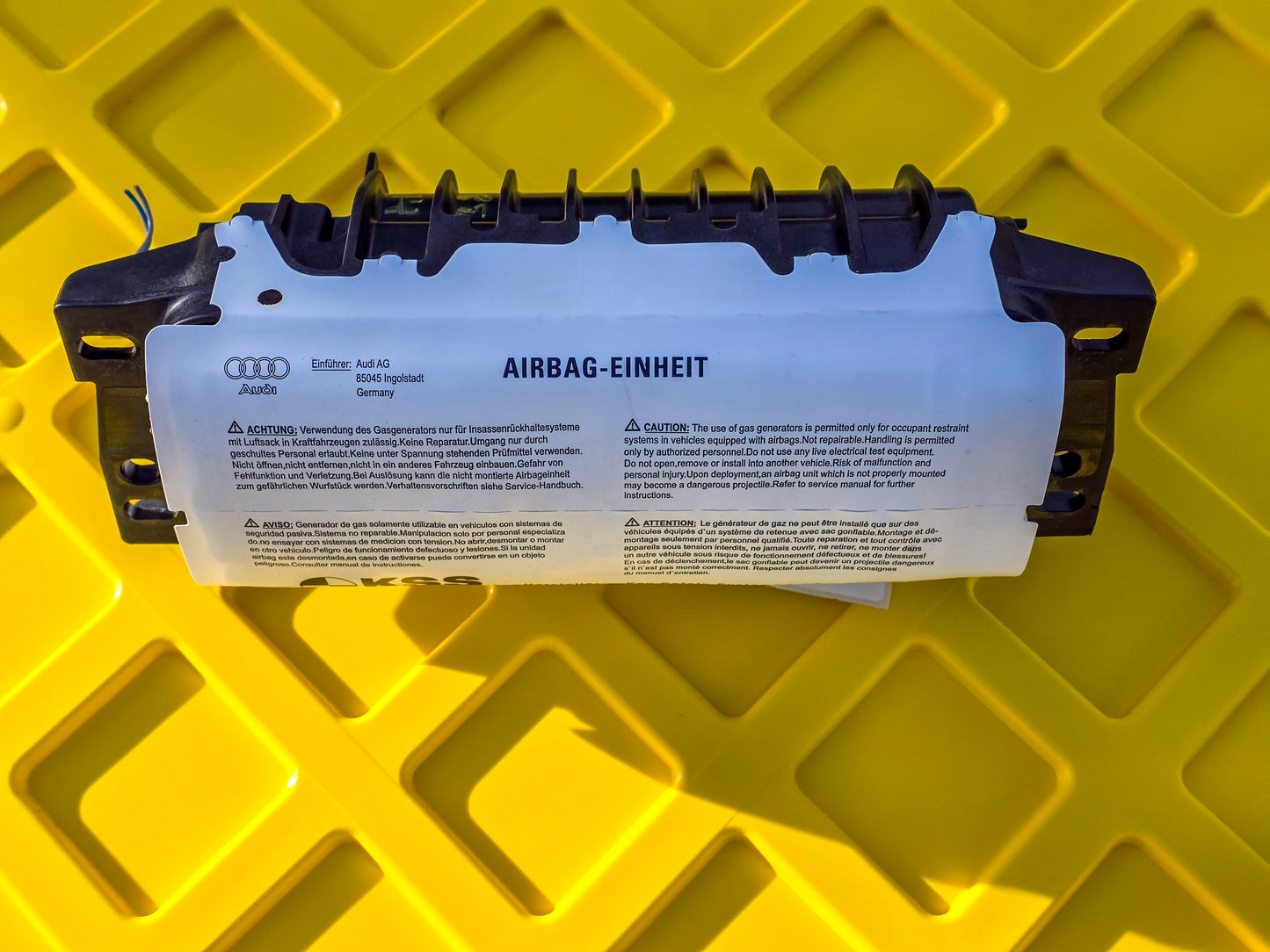 2009-2016 Audi A5 Passenger Right Passenger Side Dash Air Bag Assembly OEM 8T0880204E