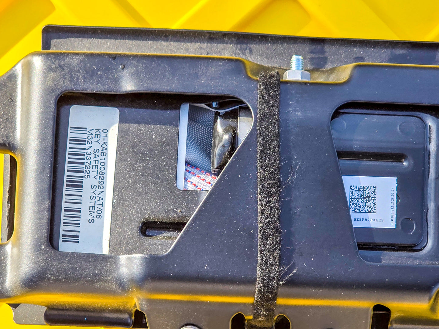 2014-2017 Audi A5 Front Right Passenger Side Knee Protection Airbag 8T0880842B  OEM