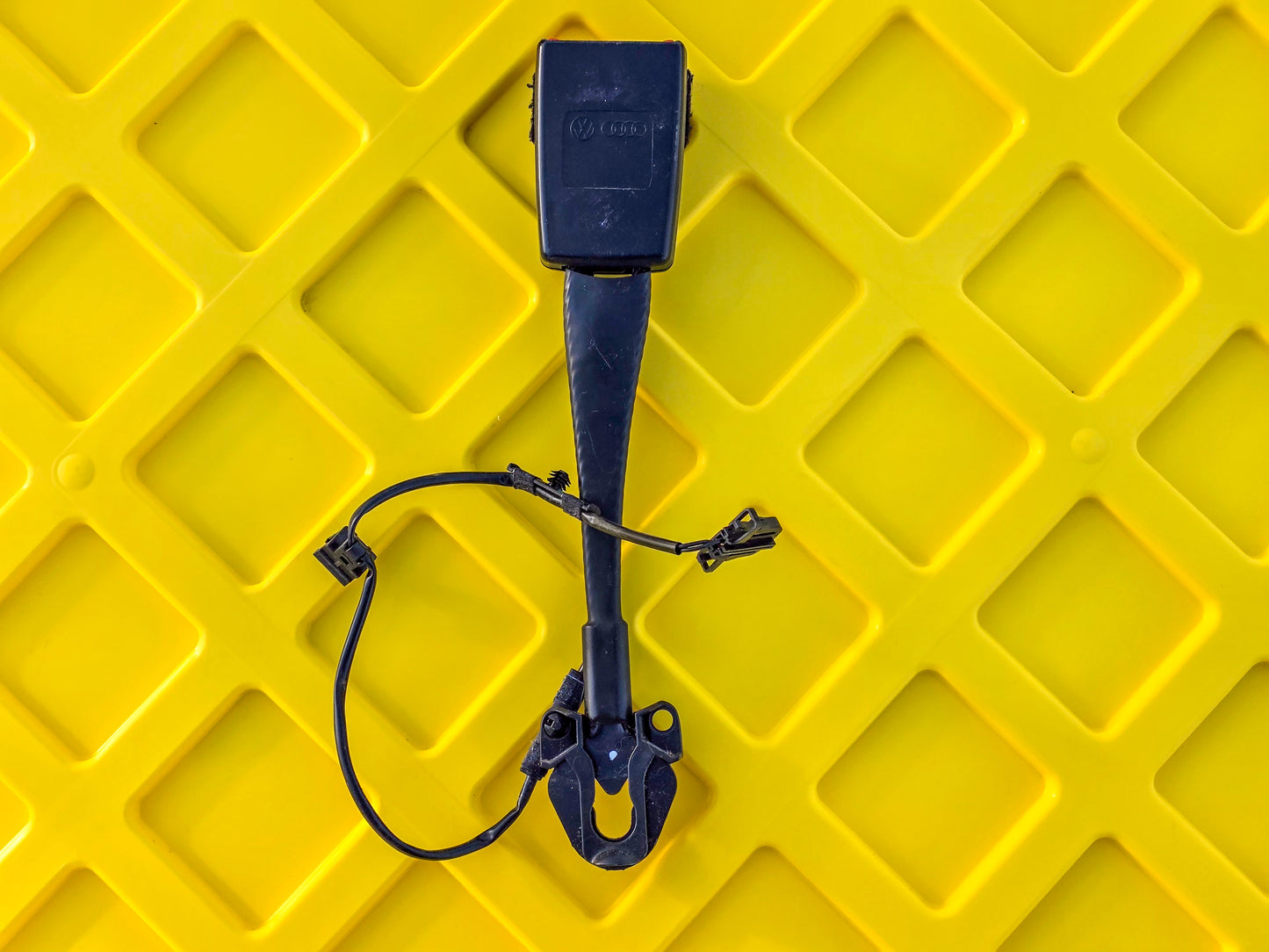 2008-2017 Audi A5 Front Left Driver Side Seat Belt Buckle 8K0857755G