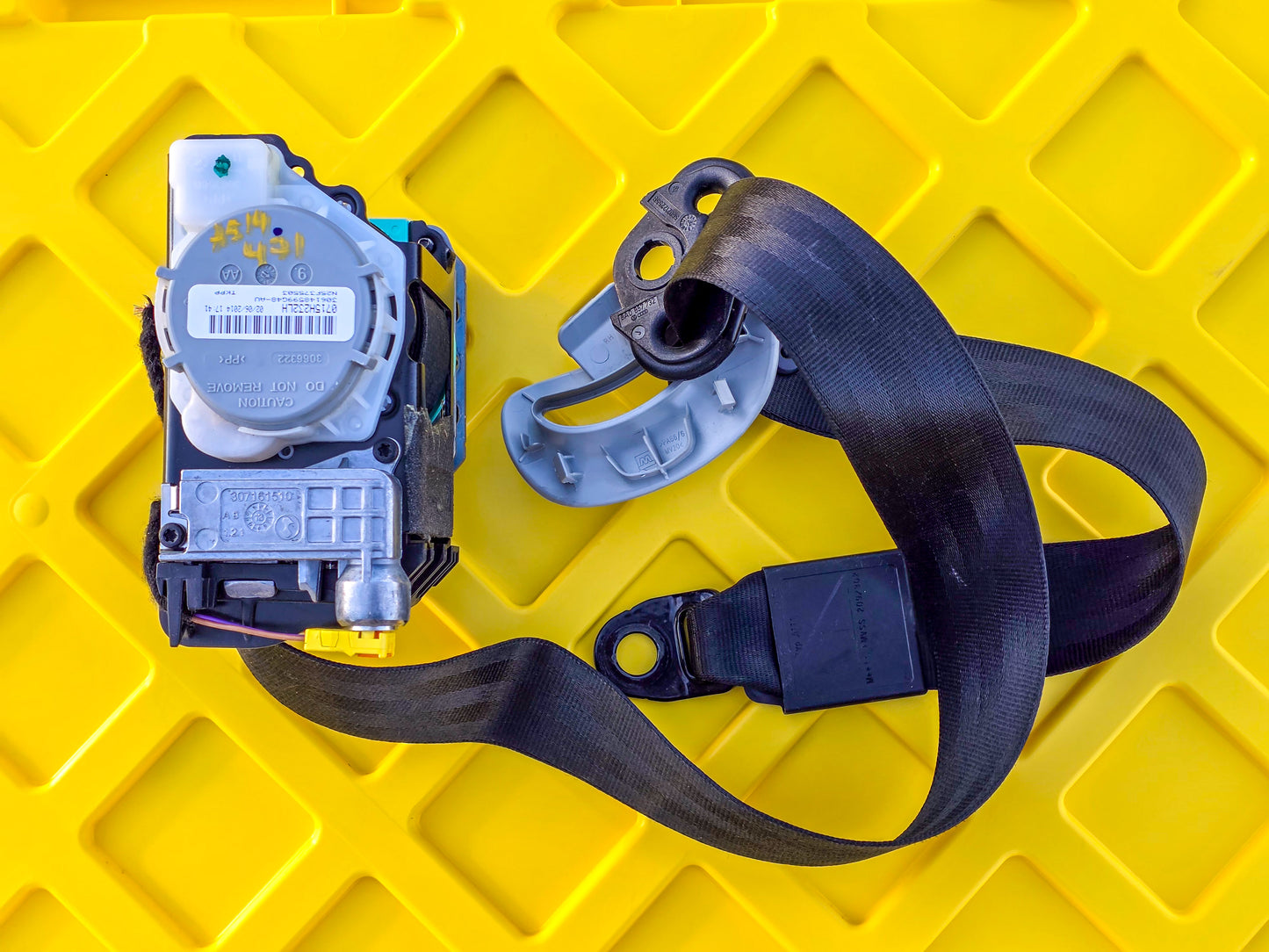 2008-2017 Audi A5 Coupe Right Front Passenger Side Seat Belt Retractor 8T1 857 706 H