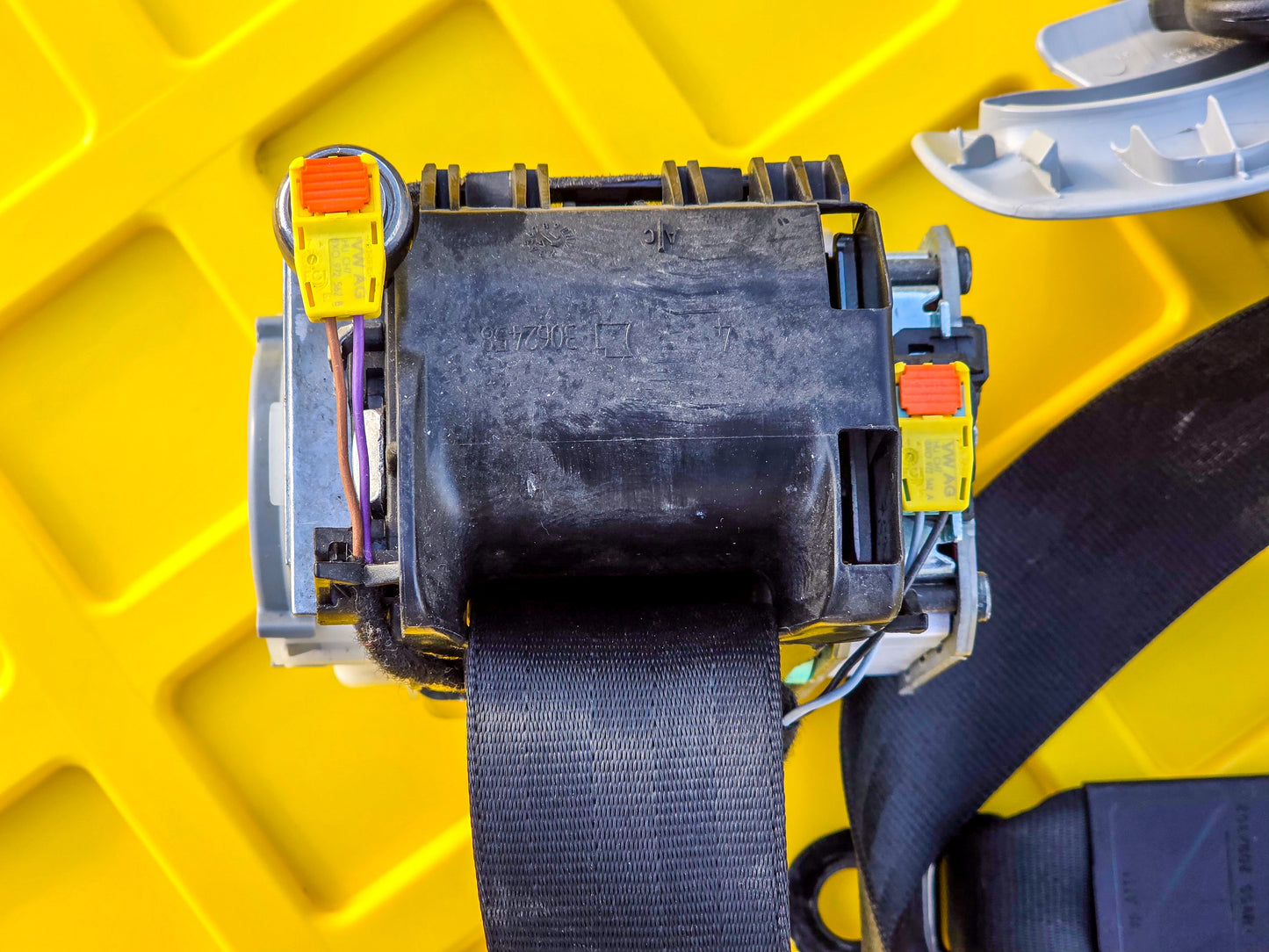 2008-2017 Audi A5 Coupe Right Front Passenger Side Seat Belt Retractor 8T1 857 706 H