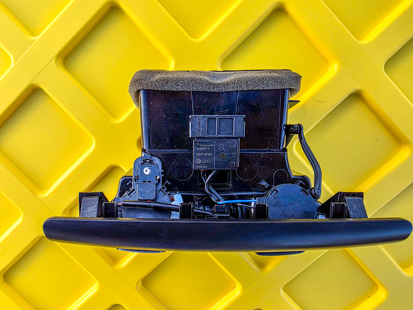 2008-2016 Audi A5 Air Vent Fresh Air Outlet Rear Center 8K0819203