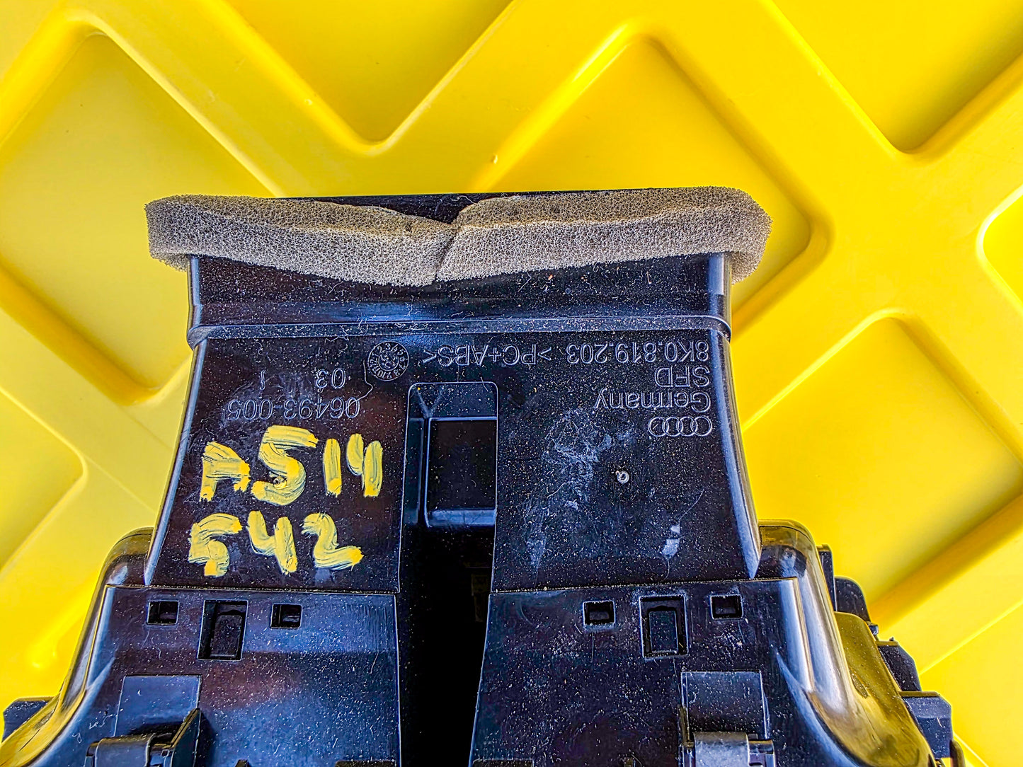 2008-2016 Audi A5 Air Vent Fresh Air Outlet Rear Center 8K0819203