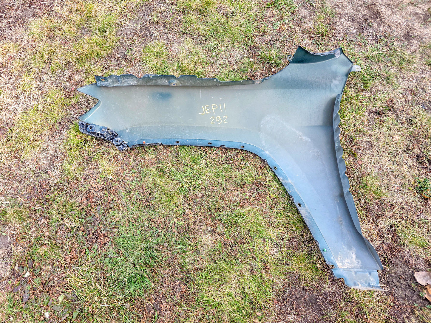 2011-2013 Jeep Grand Cherokee Front Right Passenger Side Fender 55369596AF