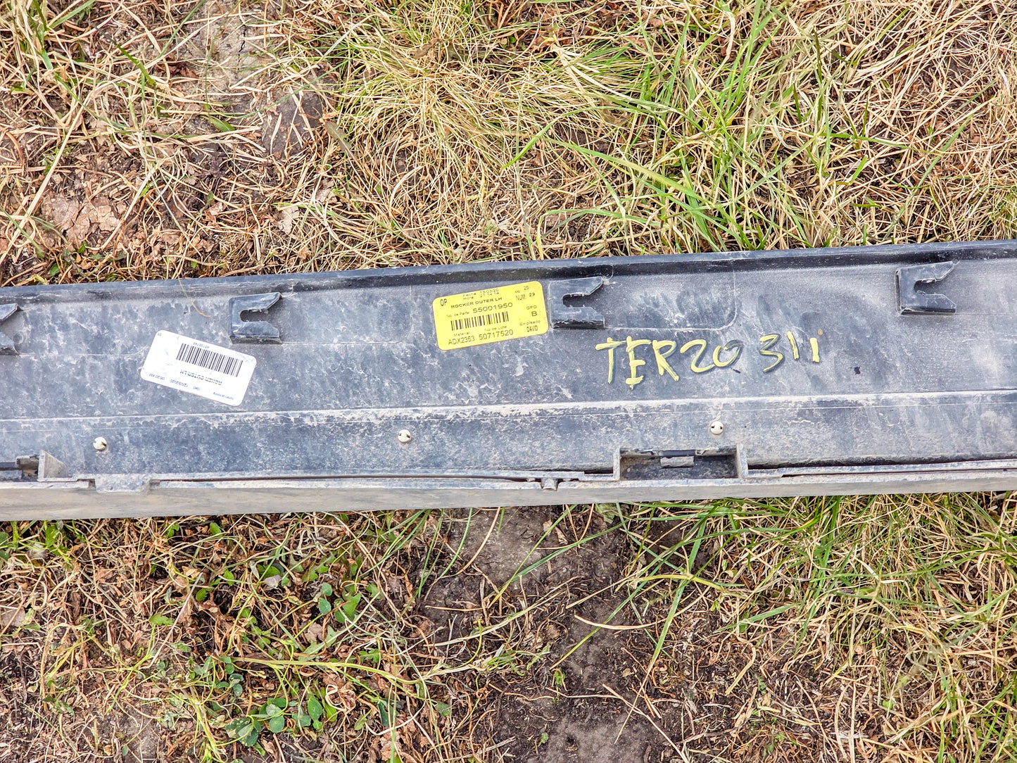 2018-2021 GMC Terrain Left Driver Side Skirt Rocker Molding Panel OEM 55001950