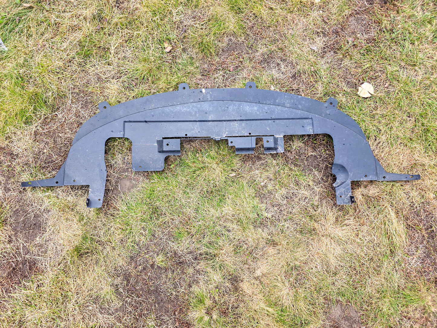 2009-2020 Dodge Journey Radiator Support Splash Shield Closure Panel 68068301A