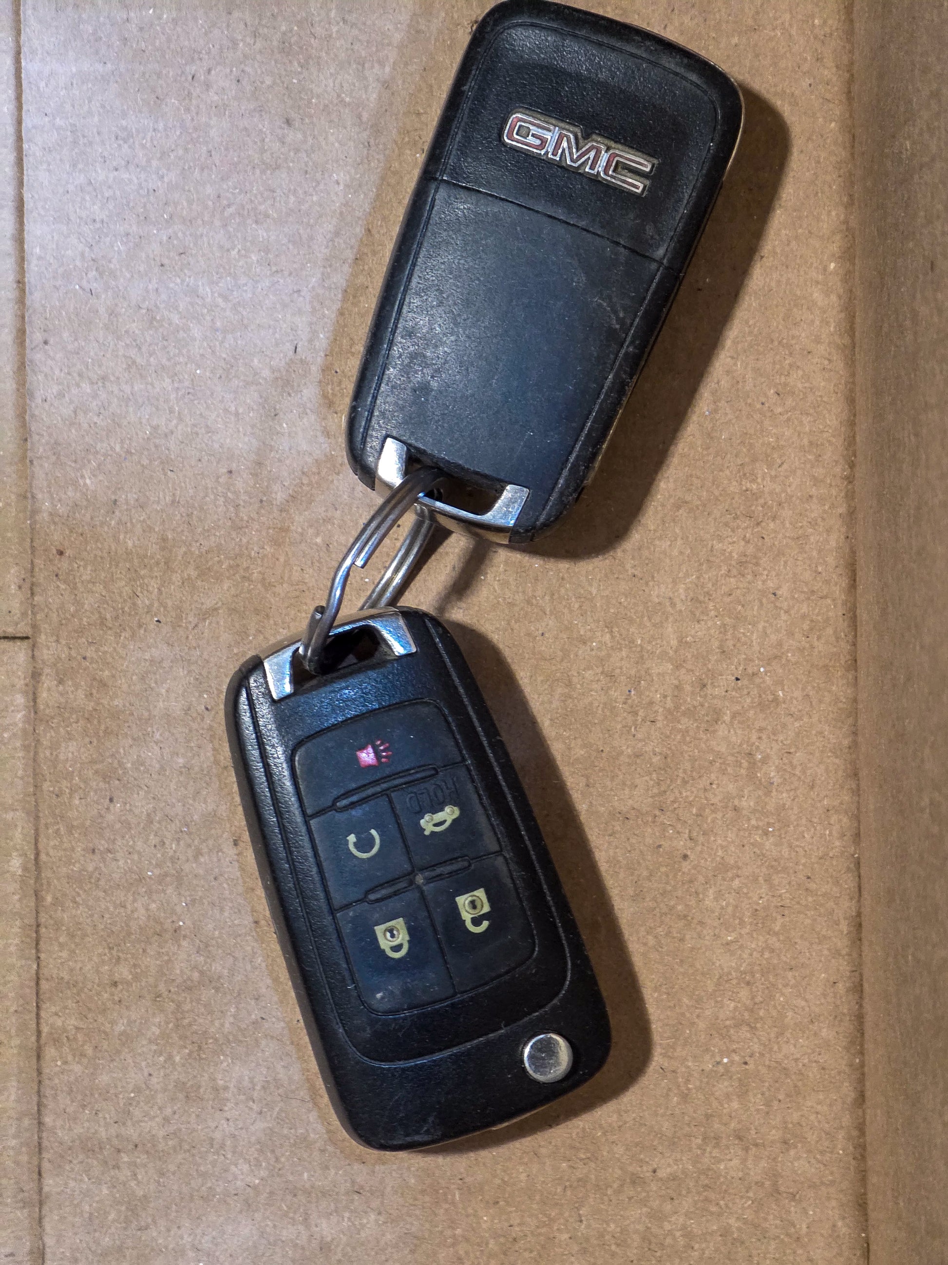 2015-2016 GMC Terrain Keyless Entry Transmitter. Remote Control Door Lock and Theft Deterrent Transmitter 13504259, 22863500 - view 2