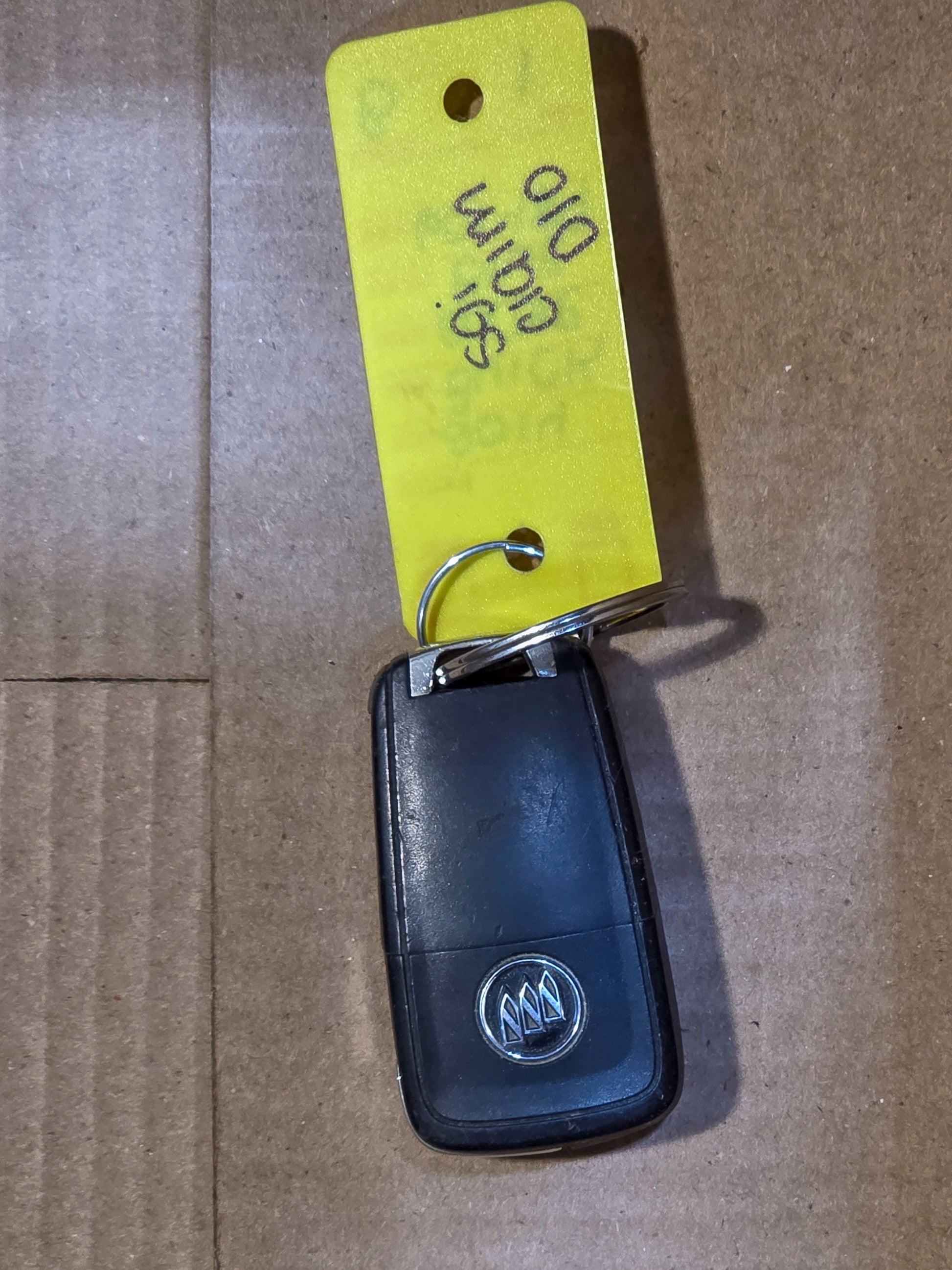 2013-2016 Buick Encore Keyless Entry Transmitter. Theft Deterrent Transmitter 20873621, 20873623 - view 2