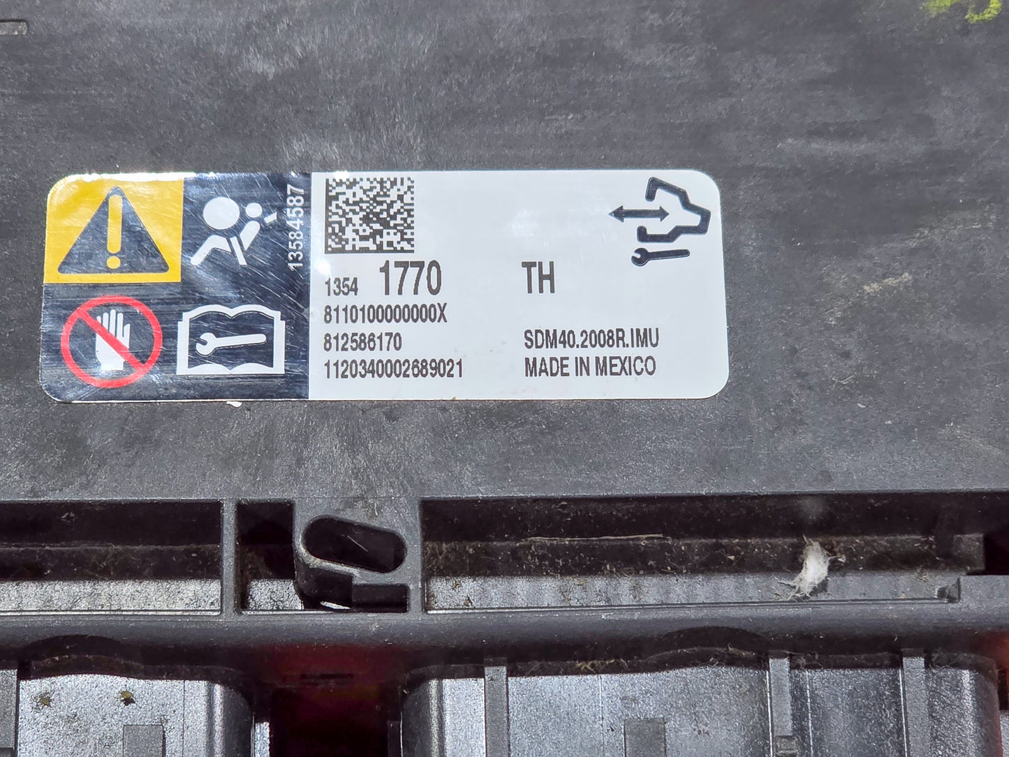 2020-2023 GMC Acadia Airbag Control Computer Module 13541770 - view 2