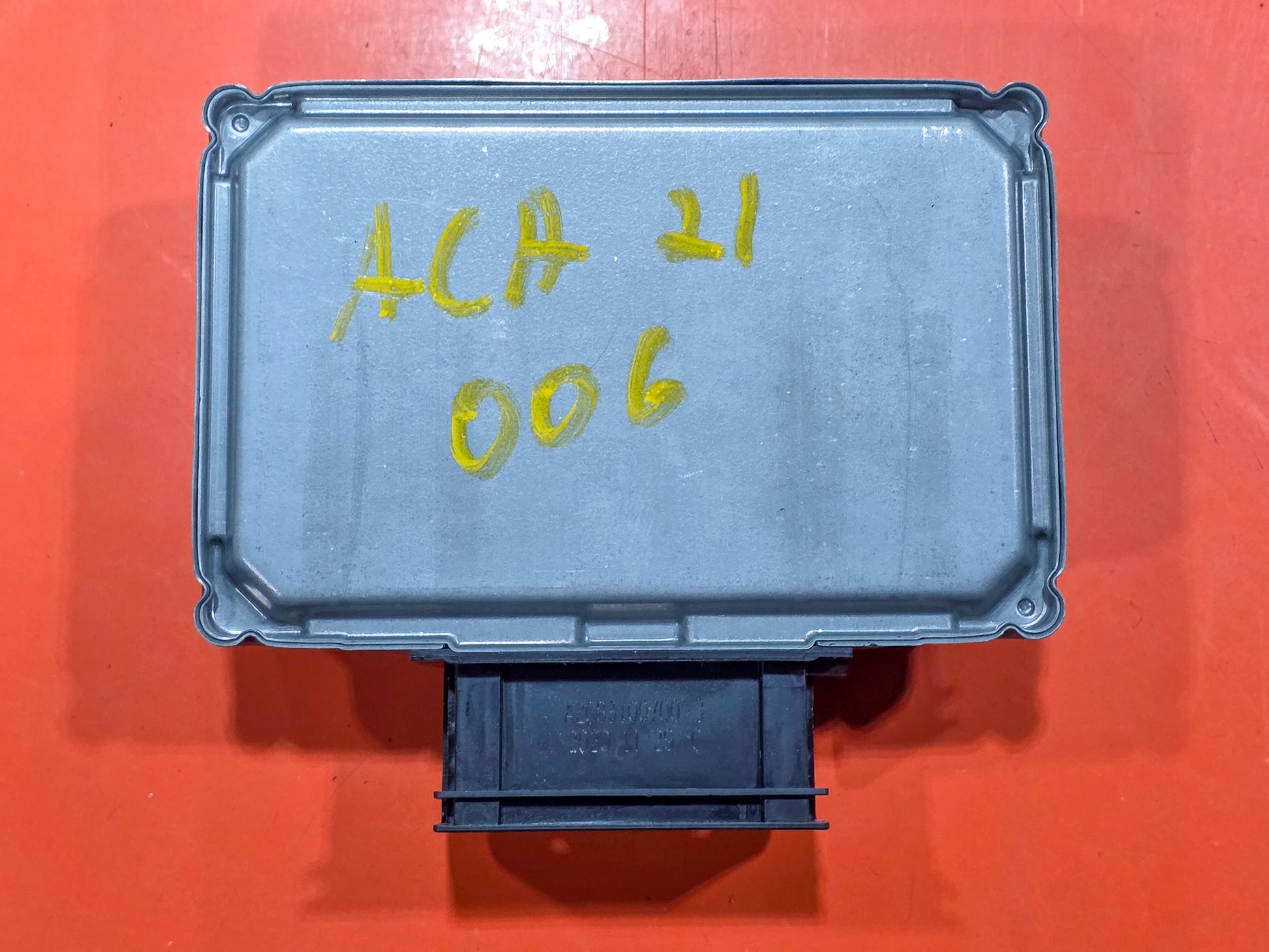 2016-2025 GMC Acadia  Power Inverter Converter Module  13510484, 13462012, 13506066, 13509853, 13514044 - view 3