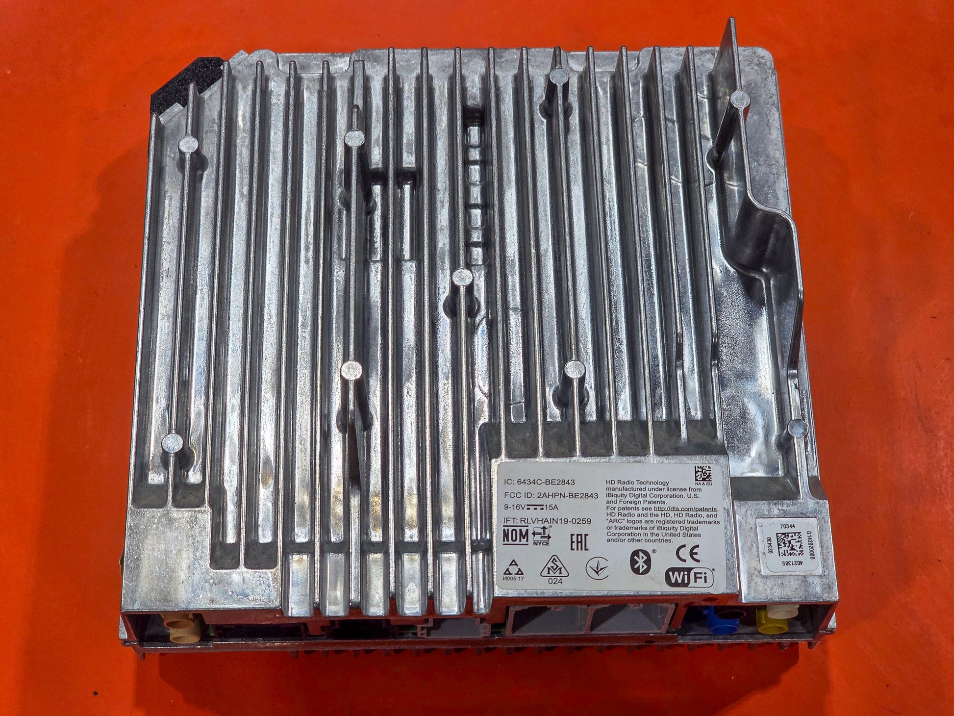 2021 GMC Acadia Radio Siriusxm Amplifier Computer Control Module OEM 84955776 - view 4