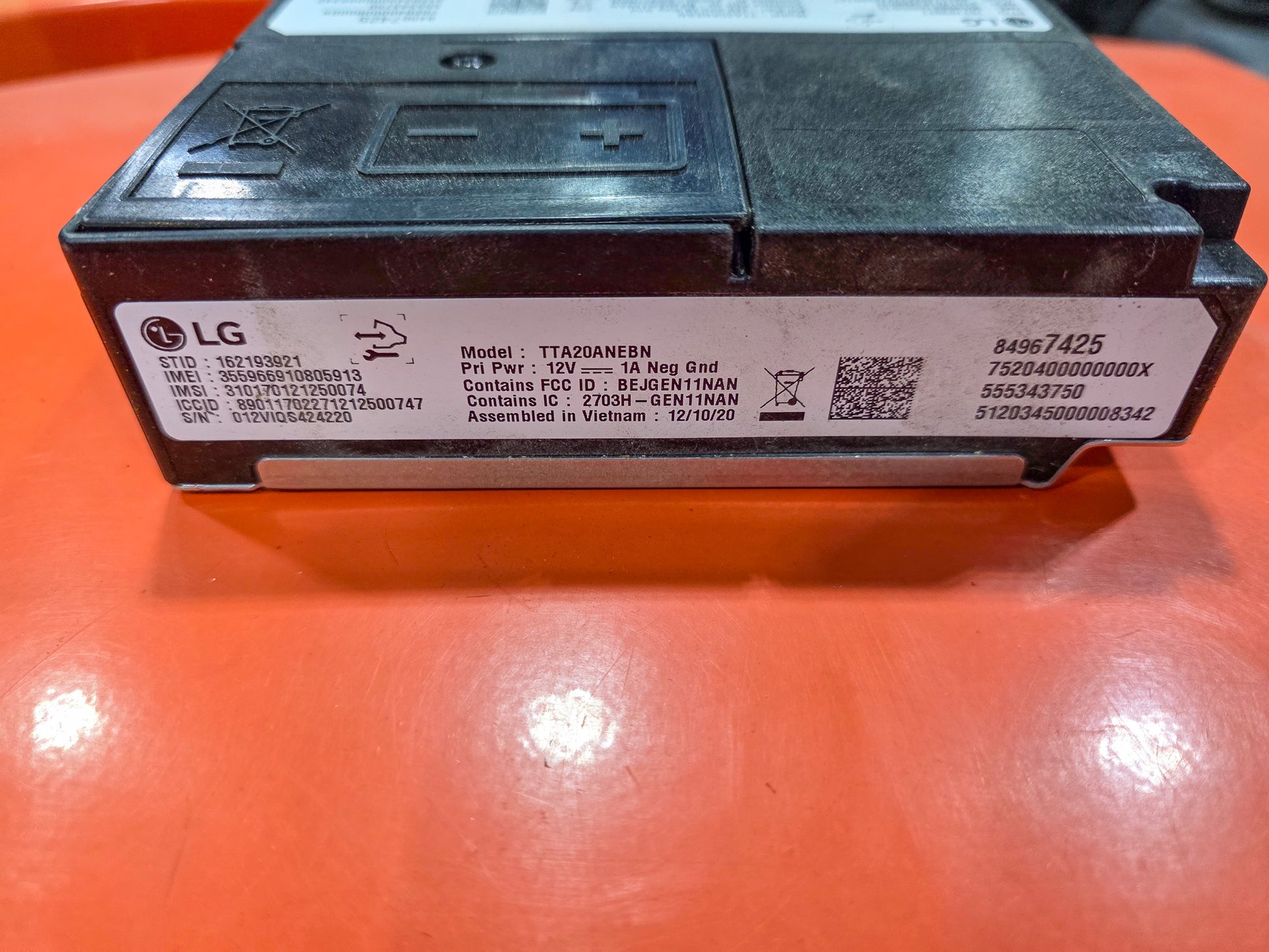 2021 GMC Acadia Communication Control Module 84967425 - view 2