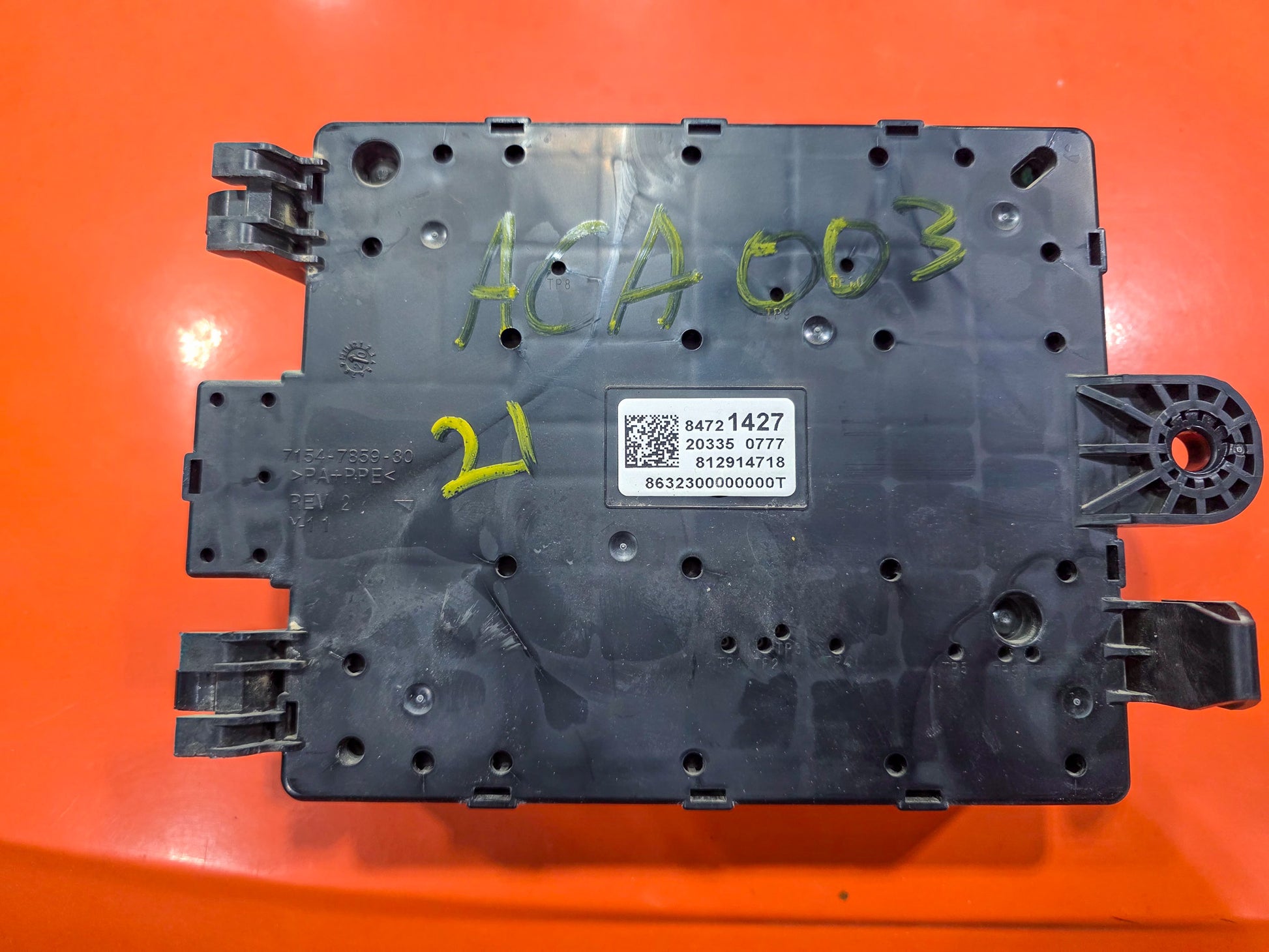 2021-2025 GMC Acadia Body Wiring Harness Junction Block Fuse Relay 84721427 - view 2