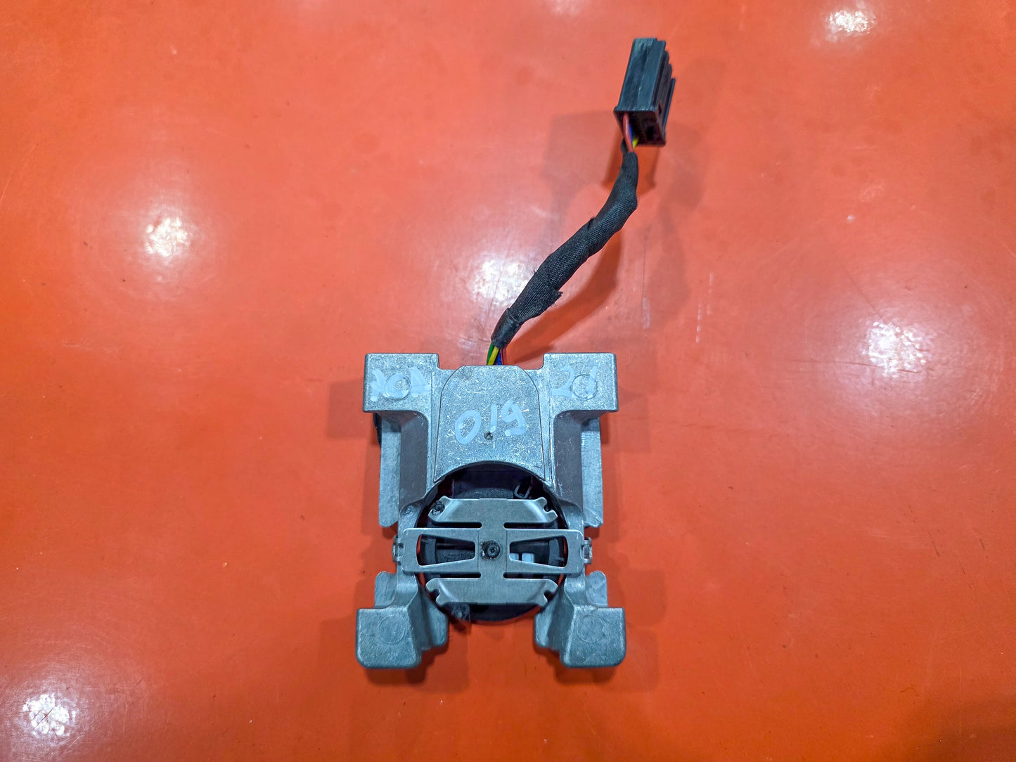 2018-2023 GMC Acadia Humidity Temperature Sensor 39005090 - view 2